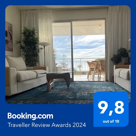 - Large Luxury With Sea View *