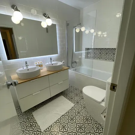 - Large Luxury With Sea View